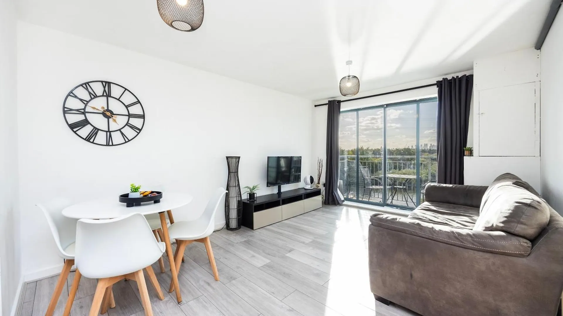 Apartment Stunning 2 Bed Flat With City Views Barking