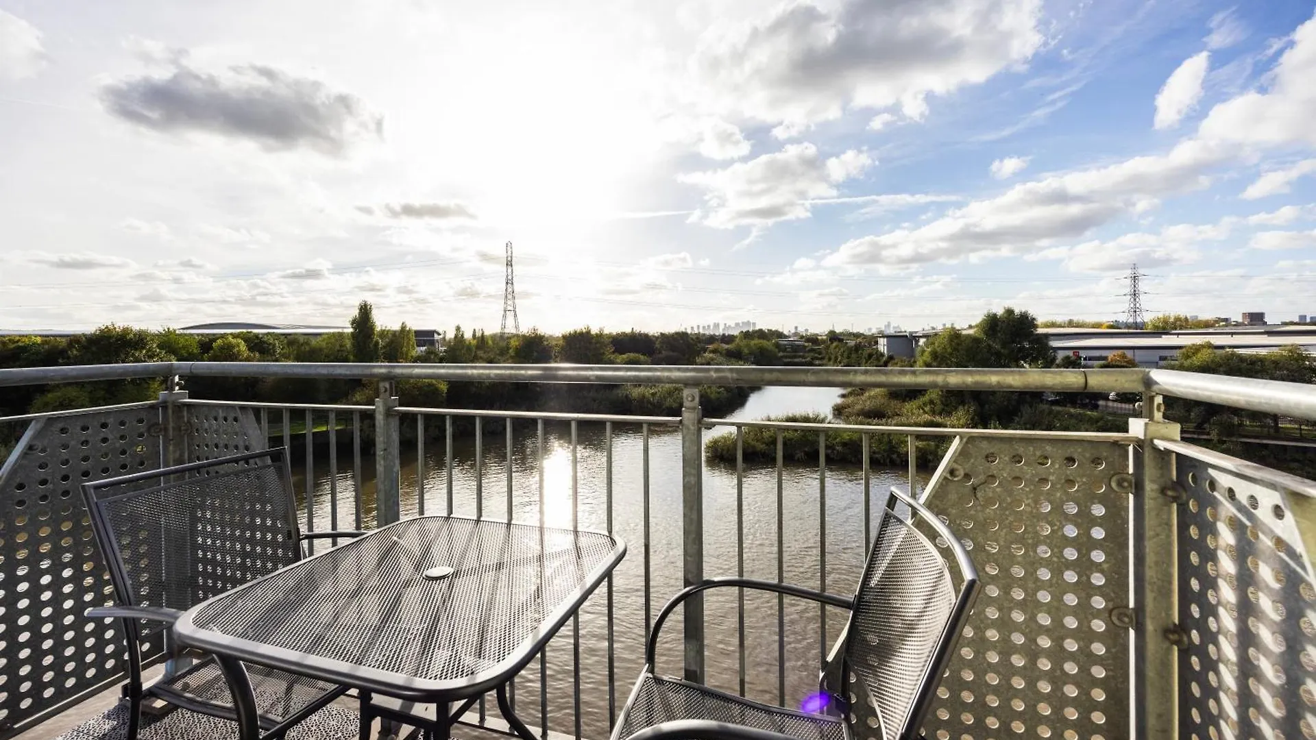 Apartment Stunning 2 Bed Flat With City Views Barking